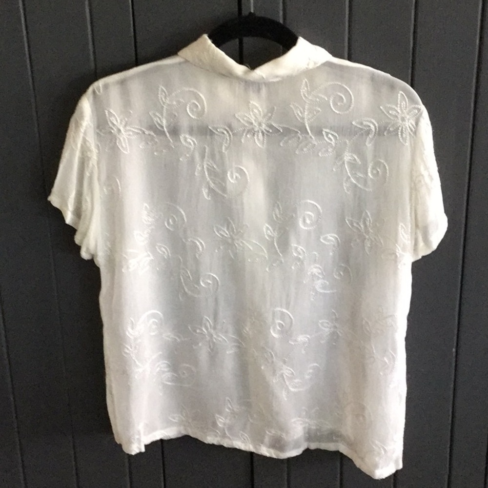 Lace like top - Picture 2 of 2